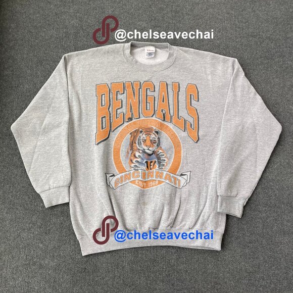 Vintage Cincinnati Bengals Big Logo Football Sweatshirt, Retro NFL Shirt For Fan - Picture 1 of 2